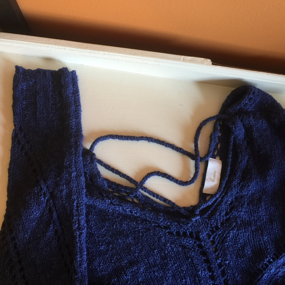 Evereve -  navy sweater, straps, split open back - Picture 5 of 5